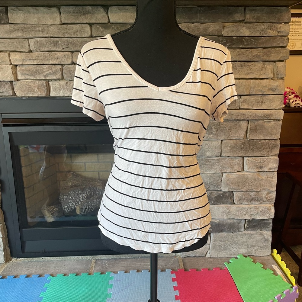 Rue21 Black and White Striped Short Sleeve Top